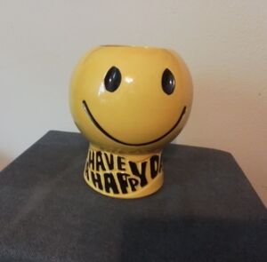 VTG McCoy 1970's Yellow Smiley Face Vase